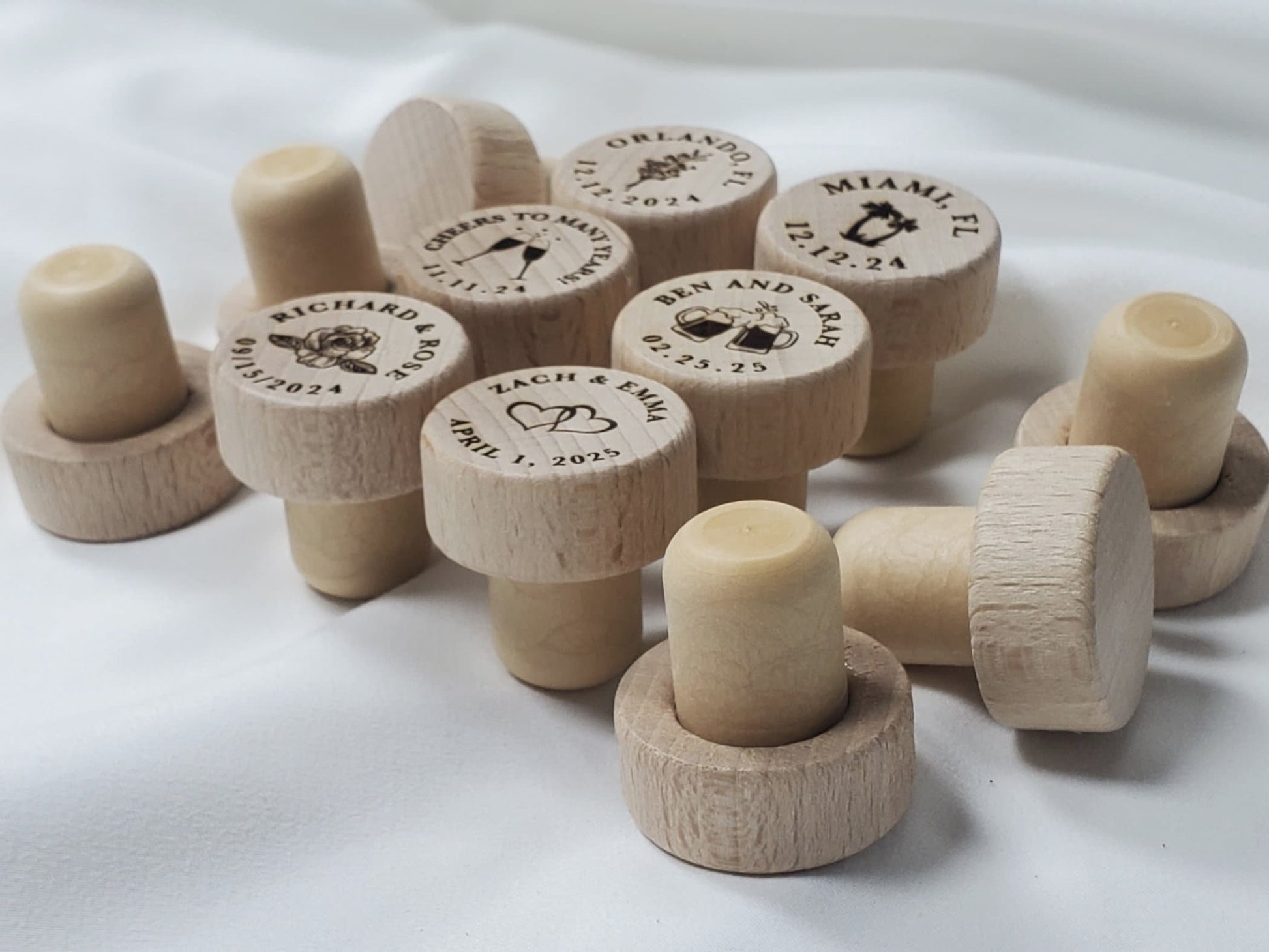 Personalized Wine Stopper Wedding Favor, Synthetic Cork Wine Stopper With Laser Engraved Wood Top, 19.5mm Snugly Fits Standard Wine Bottles